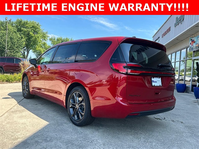 2026 Chrysler Pacifica photo 7