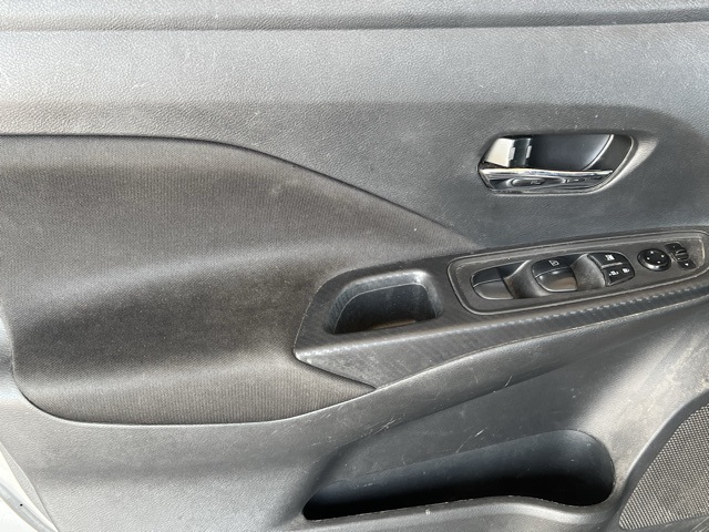 2021 Nissan Versa 1.6 SV photo 3