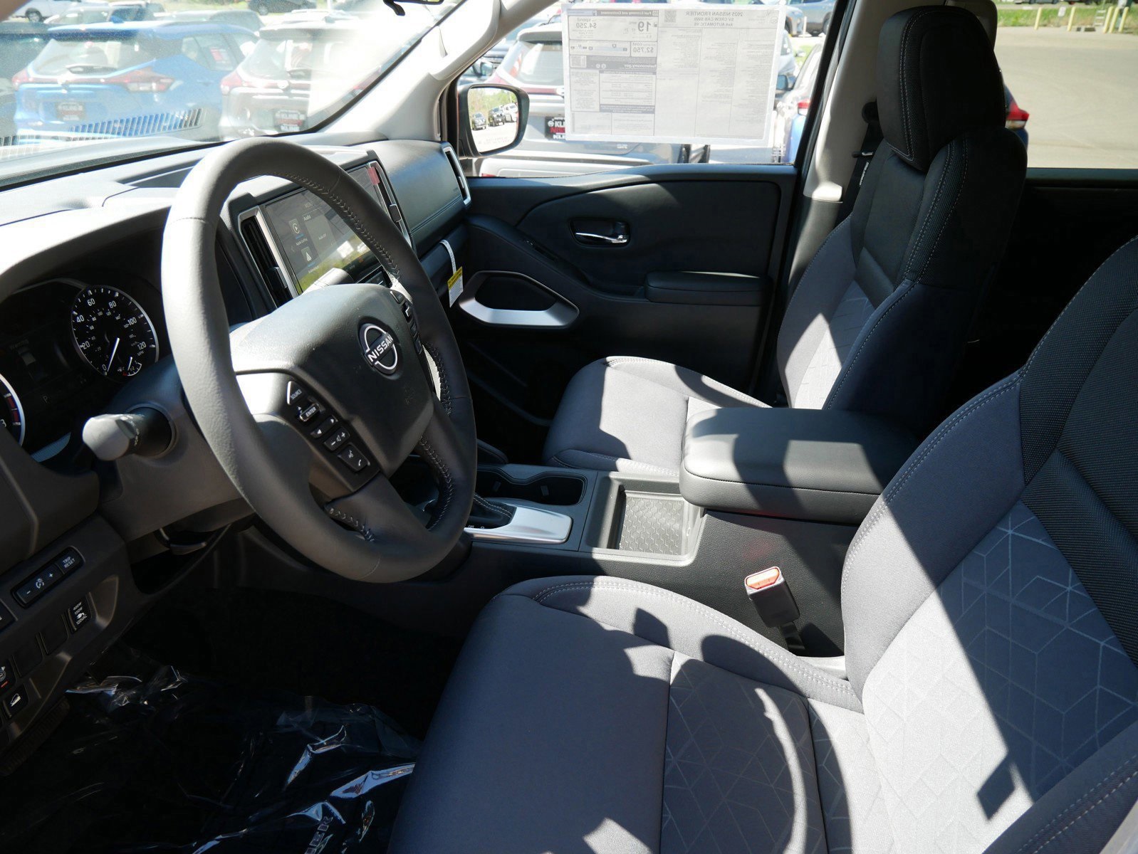 2025 Nissan Frontier SV photo 5