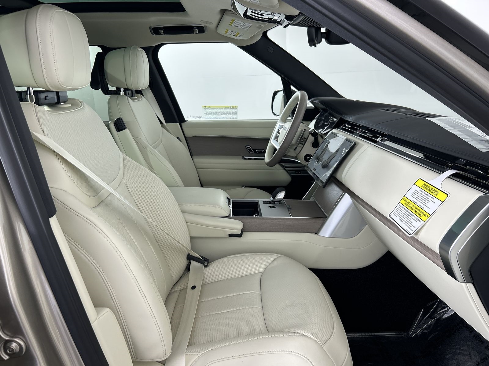 2025 Land Rover Range Rover SE photo 29