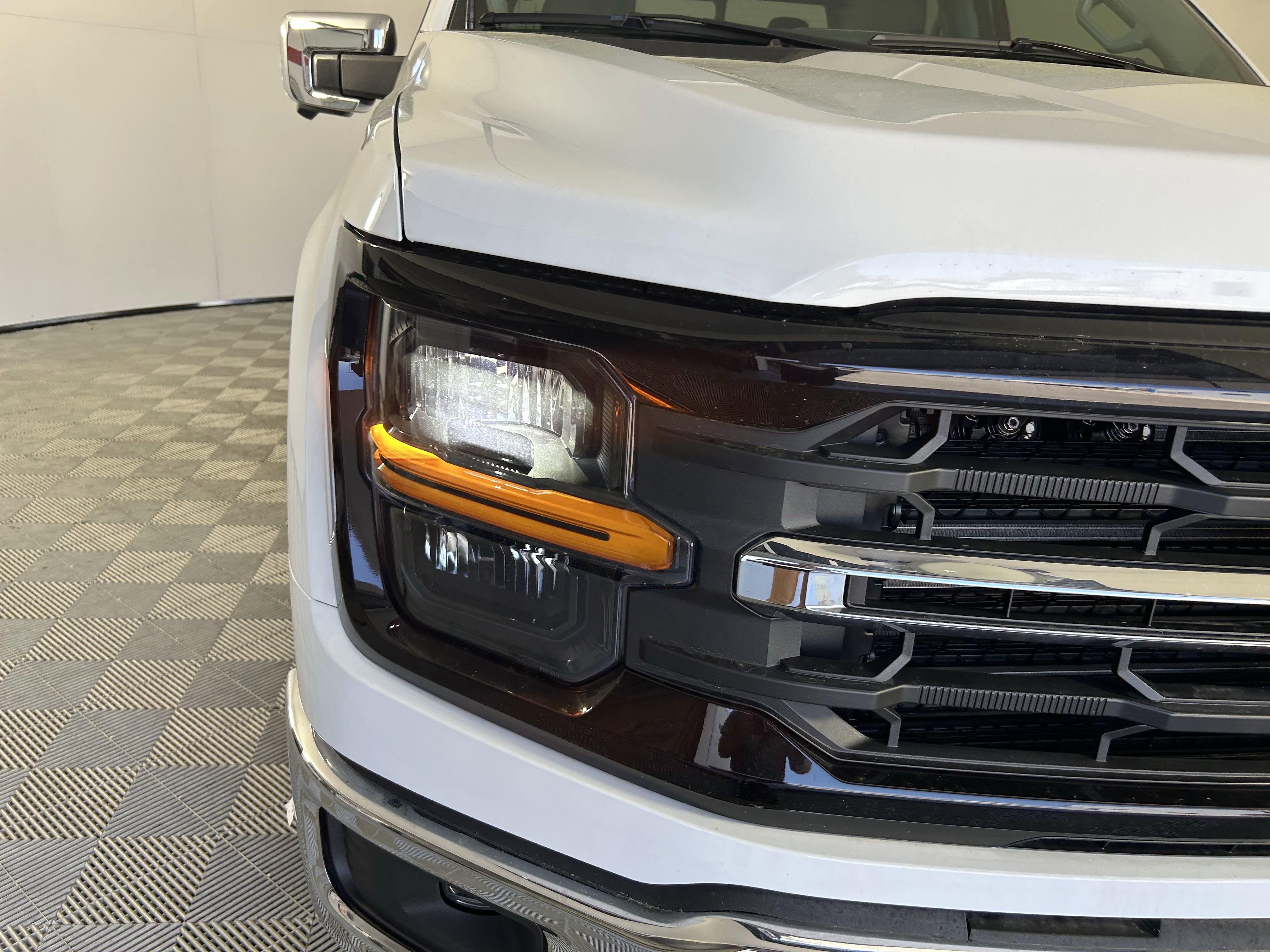 2025 Ford F-150 XLT photo 2