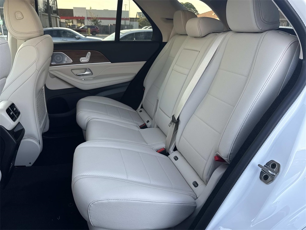 2026 Mercedes Benz GLE 450 4MATIC photo 4