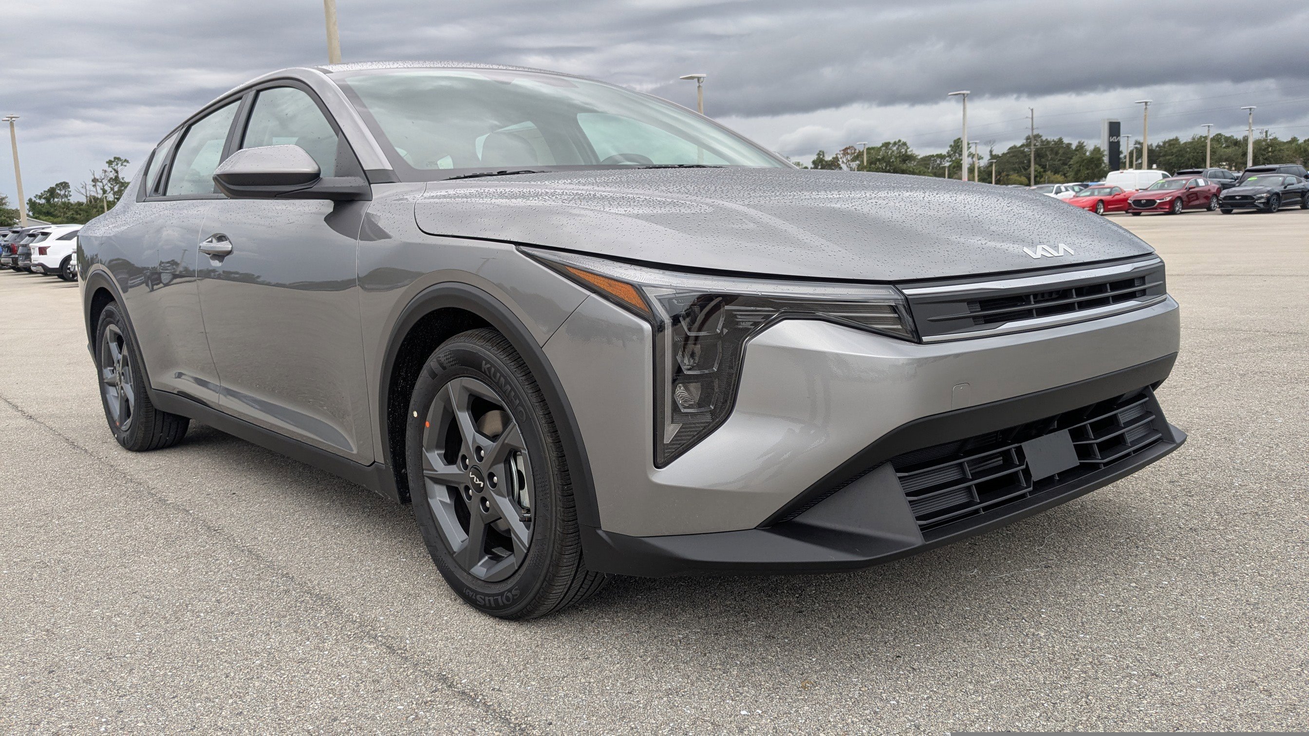 2025 Kia K4 LXS photo 2