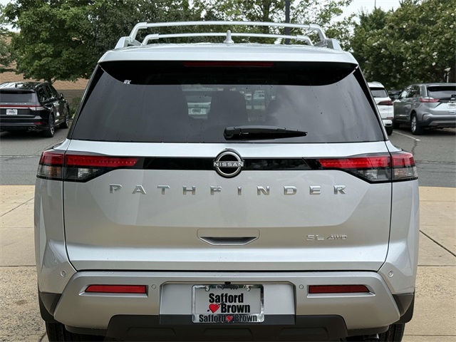 2025 Nissan Pathfinder SL photo 9