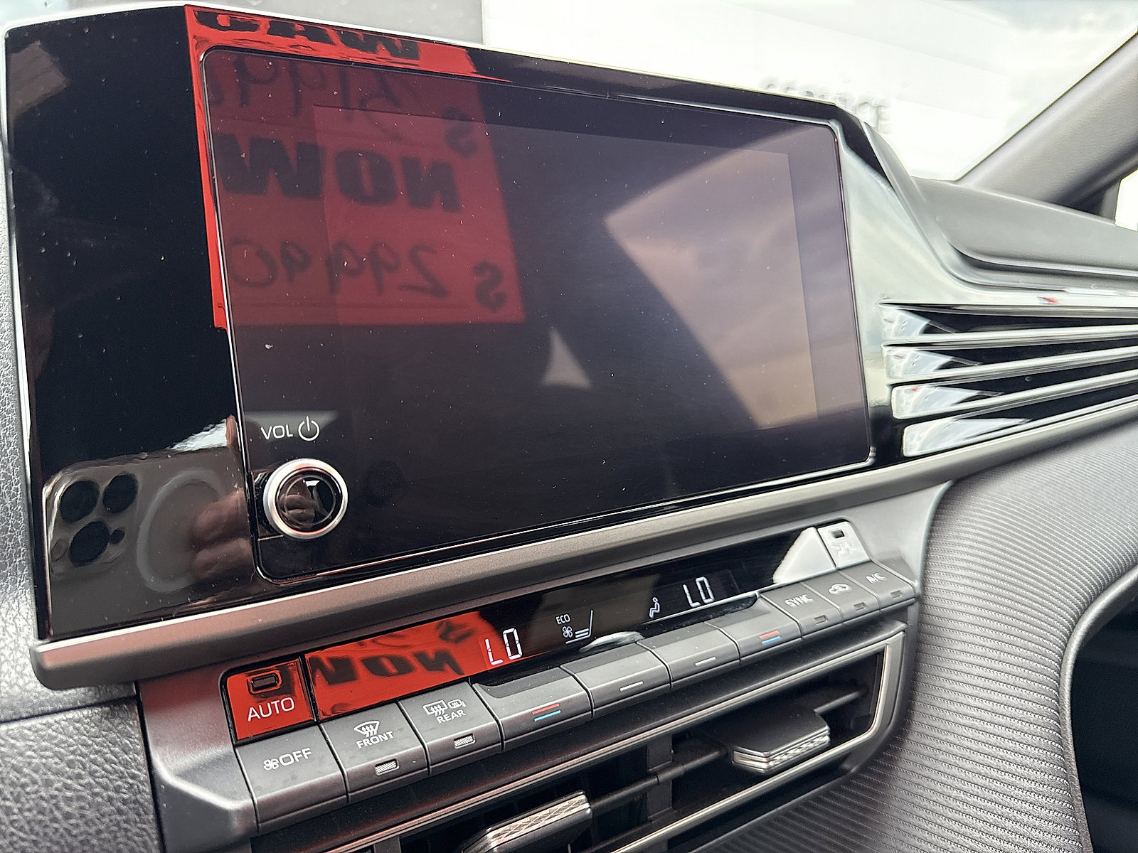 2025 Toyota Camry SE photo 14