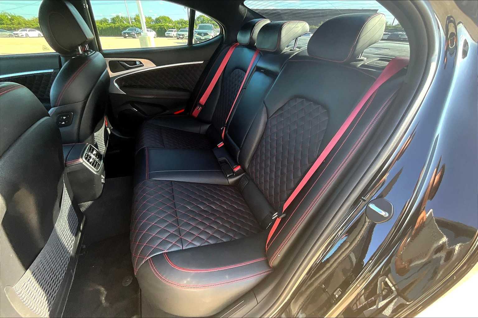 2022 Genesis G70 3.3T photo 19