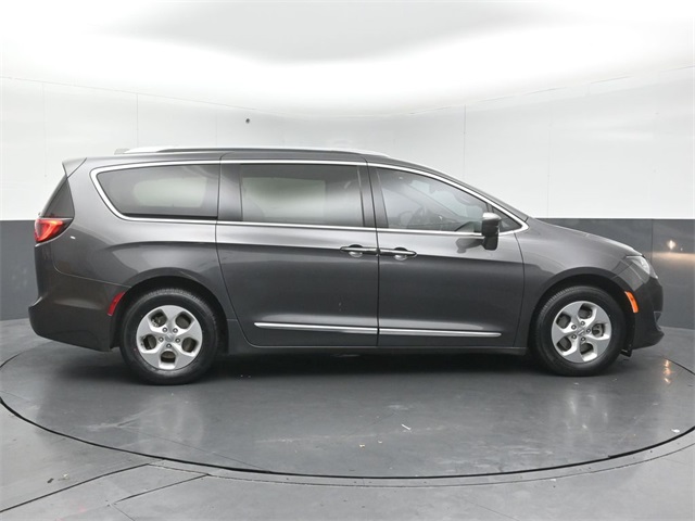 2017 CHRYSLER PACIFICA - Image 8
