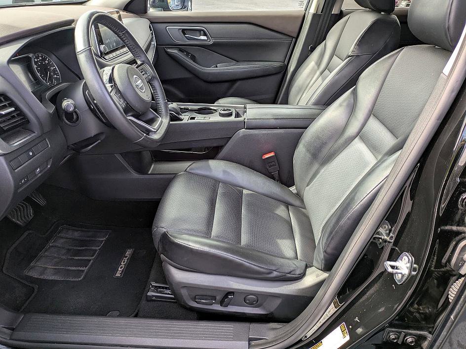 2021 Nissan Rogue SV photo 12
