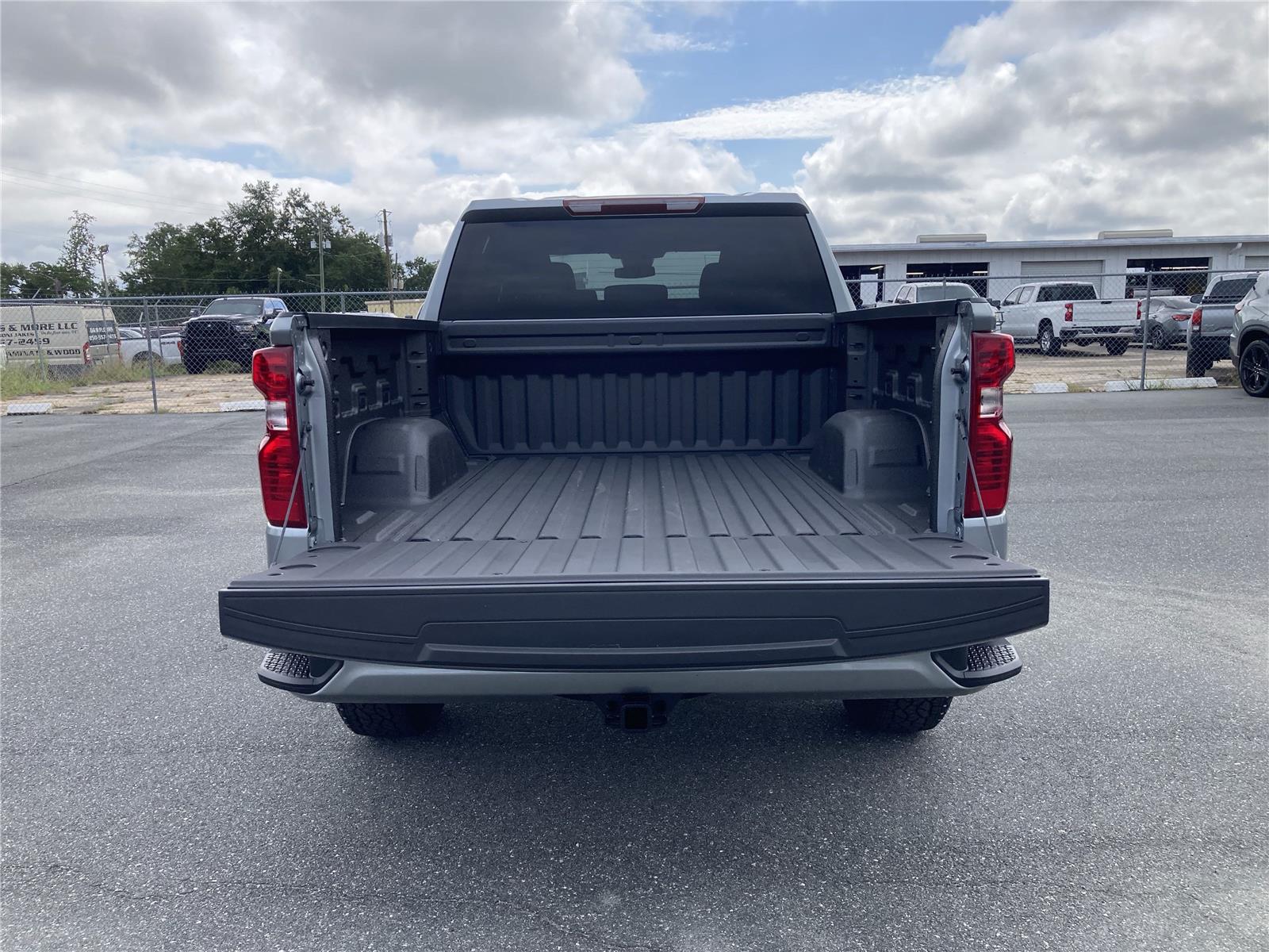 2026 Chevrolet Silverado 1500 Custom photo 36