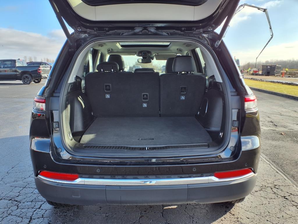 2024 Jeep Cherokee Limited 4xe photo 18