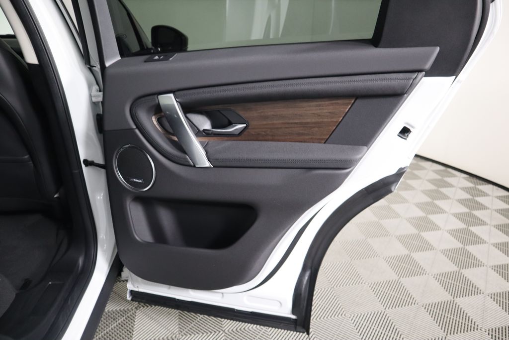 2025 Land Rover Discovery Sport S photo 25
