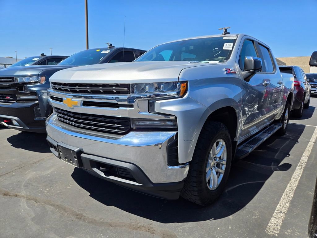2020 Chevrolet Silverado 1500 LT photo 2