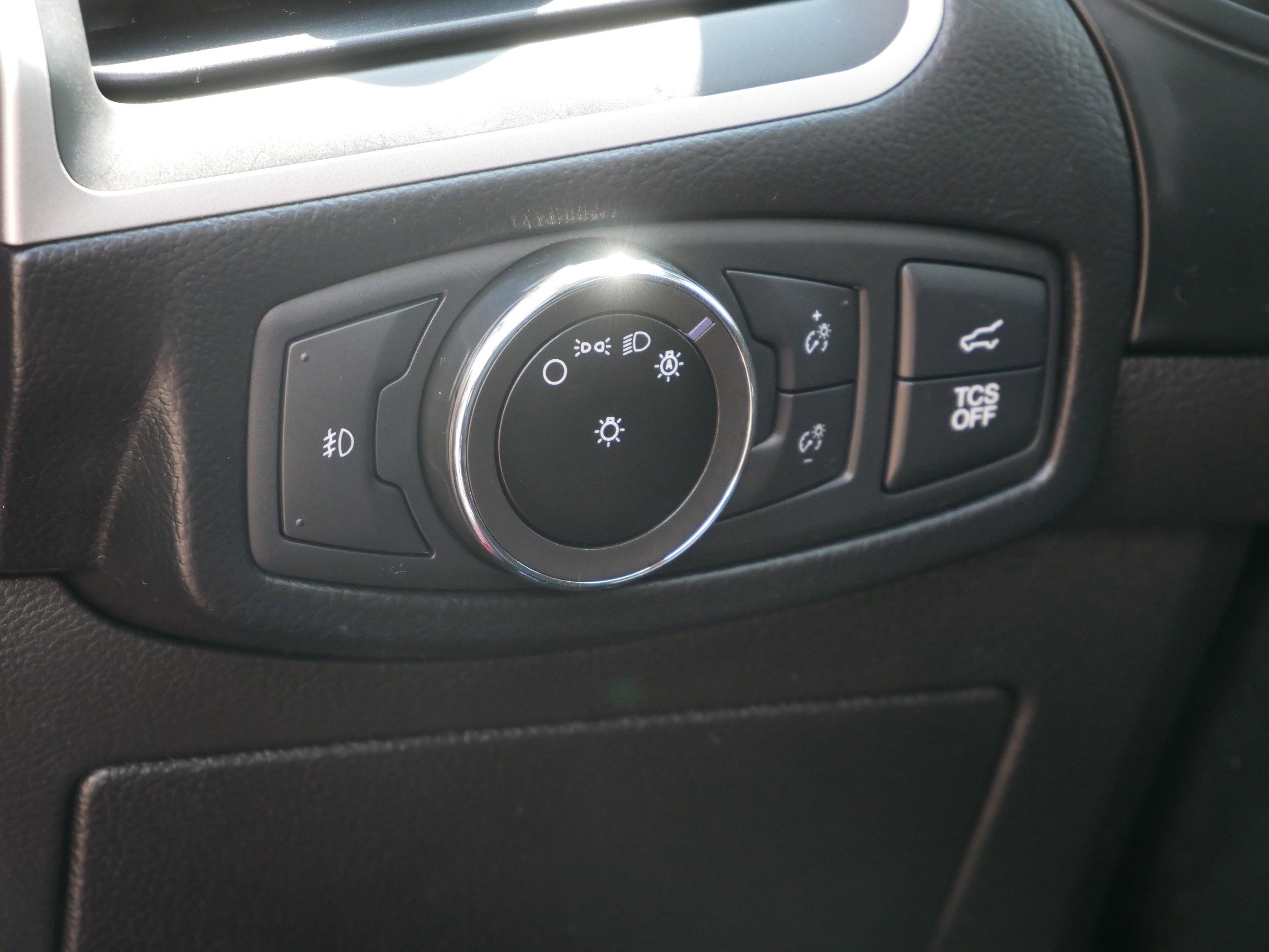 2023 Ford Edge SEL photo 16