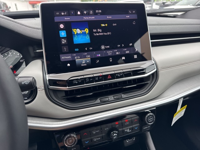 2025 Jeep Compass Limited photo 12