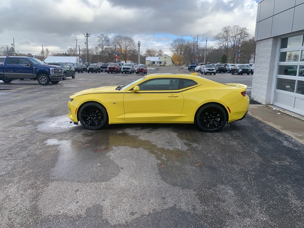 2017 Chevrolet Camaro 2LT photo 3