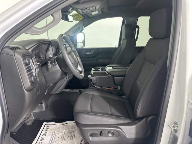 2025 Chevrolet Silverado 2500HD Custom photo 15