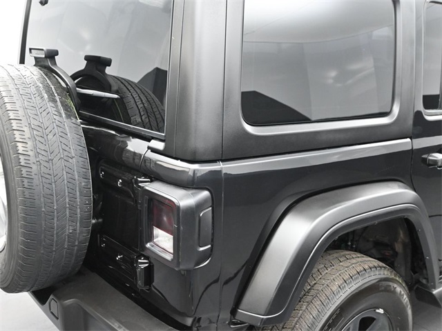 2019 Jeep Wrangler Unlimited Sahara photo 18