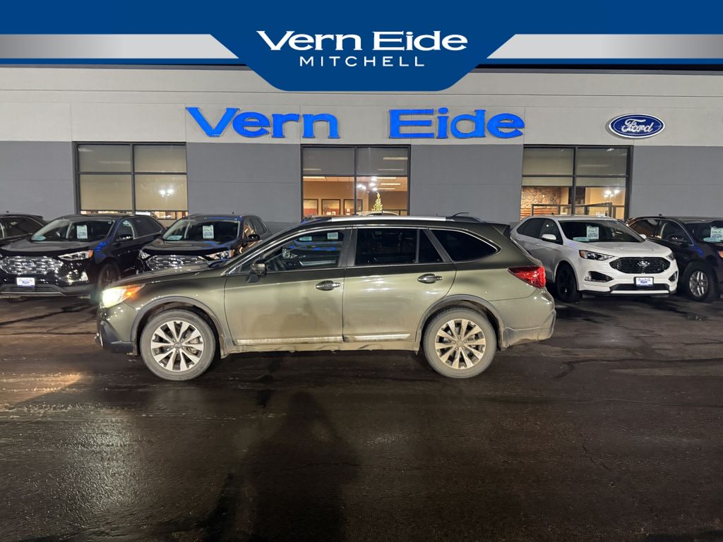 2018 Subaru Outback Touring's photo