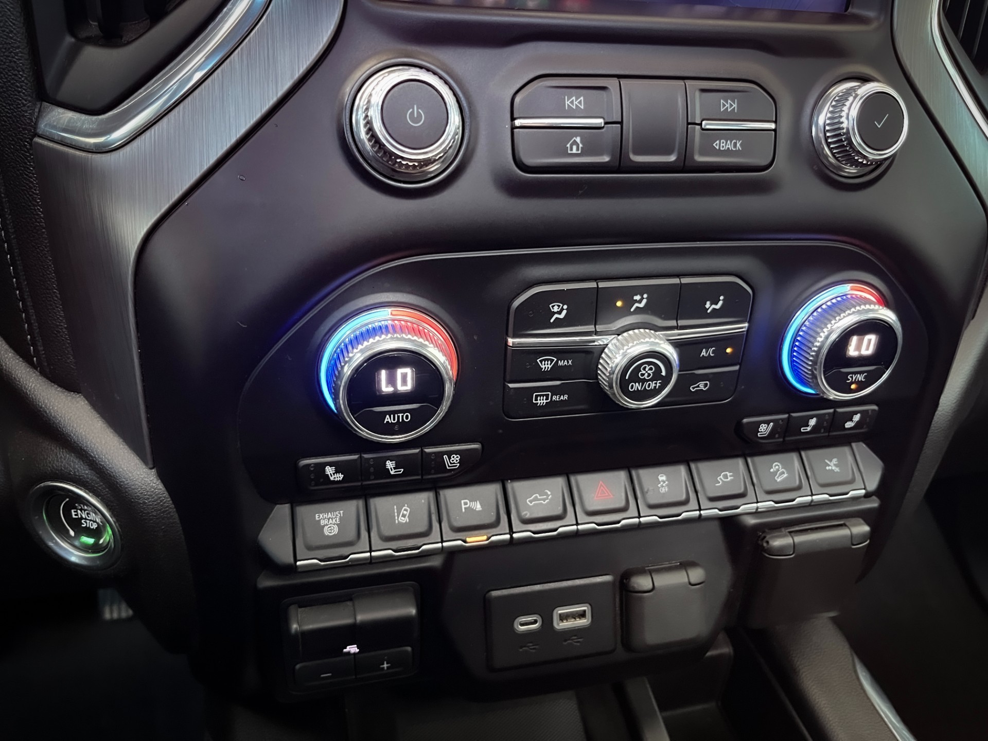 2023 Gmc Sierra 3500 Denali photo 9