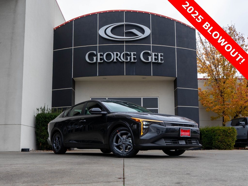 2025 Kia K4 LXS's photo