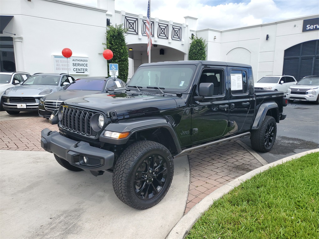 2024 Jeep Gladiator photo 3