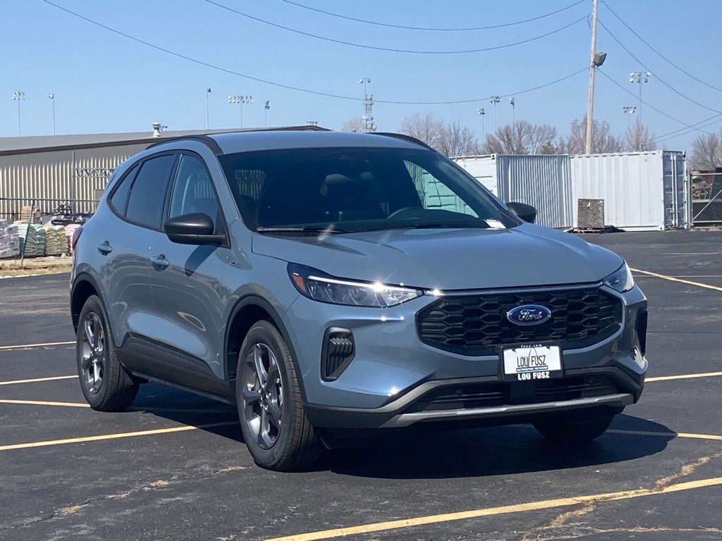 2025 Ford Escape ST-Line photo 2