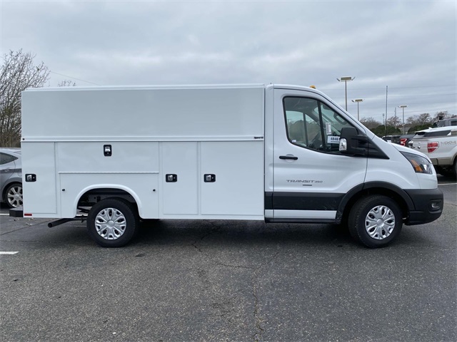 2024 Ford Transit photo 2