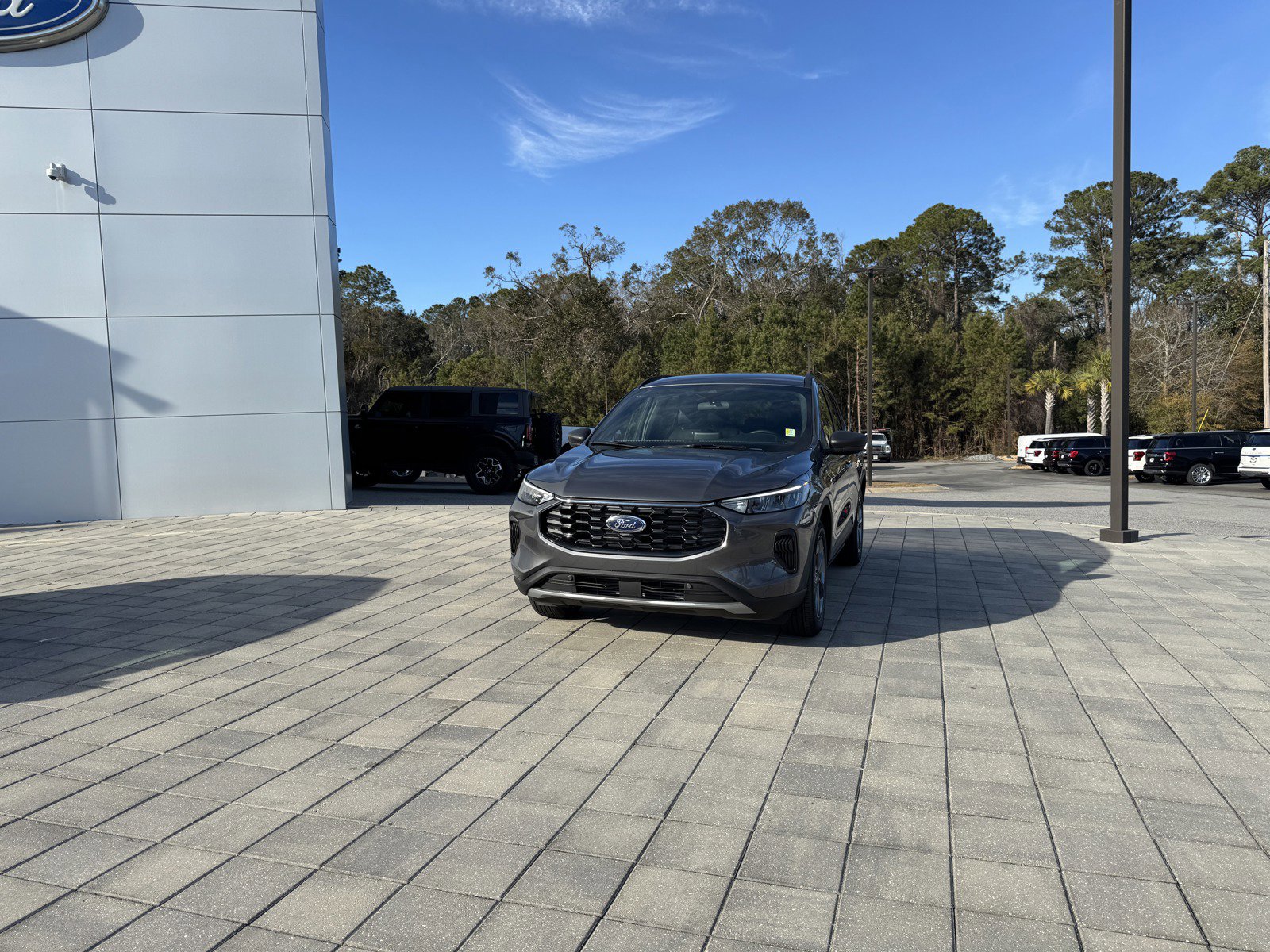 2025 Ford Escape ST-Line photo 2
