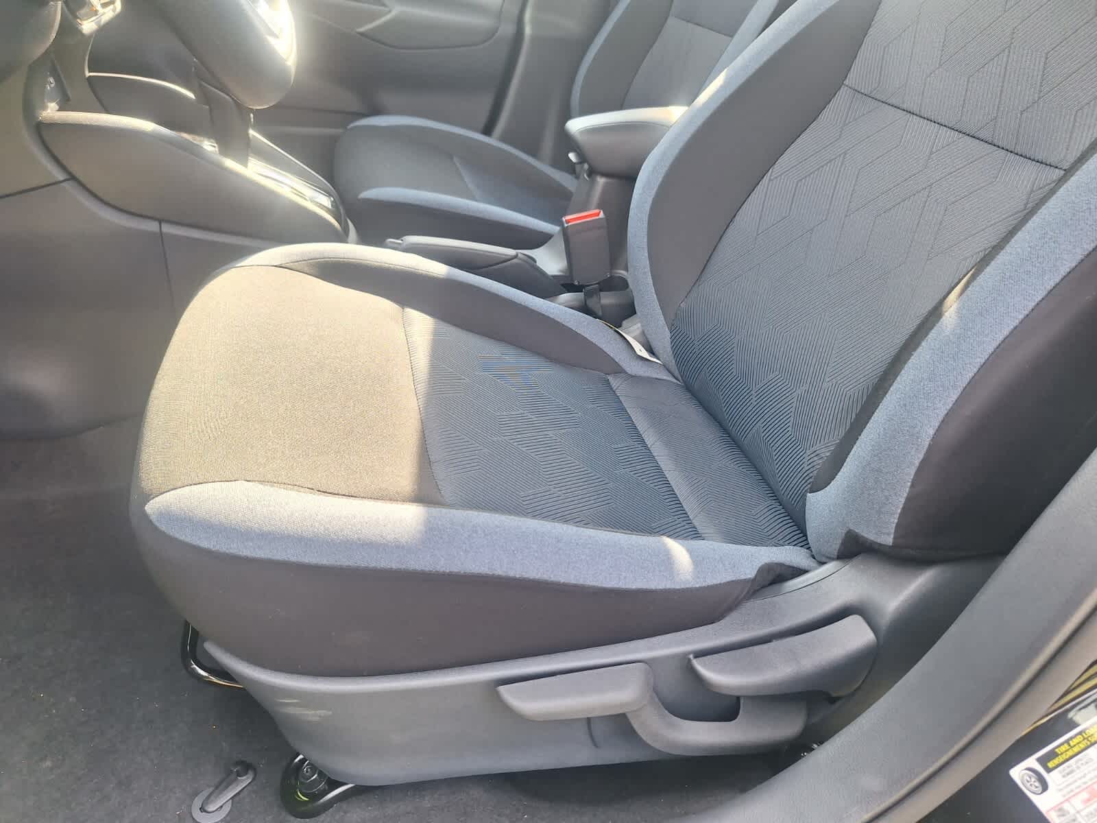 2025 Nissan Versa SV photo 10