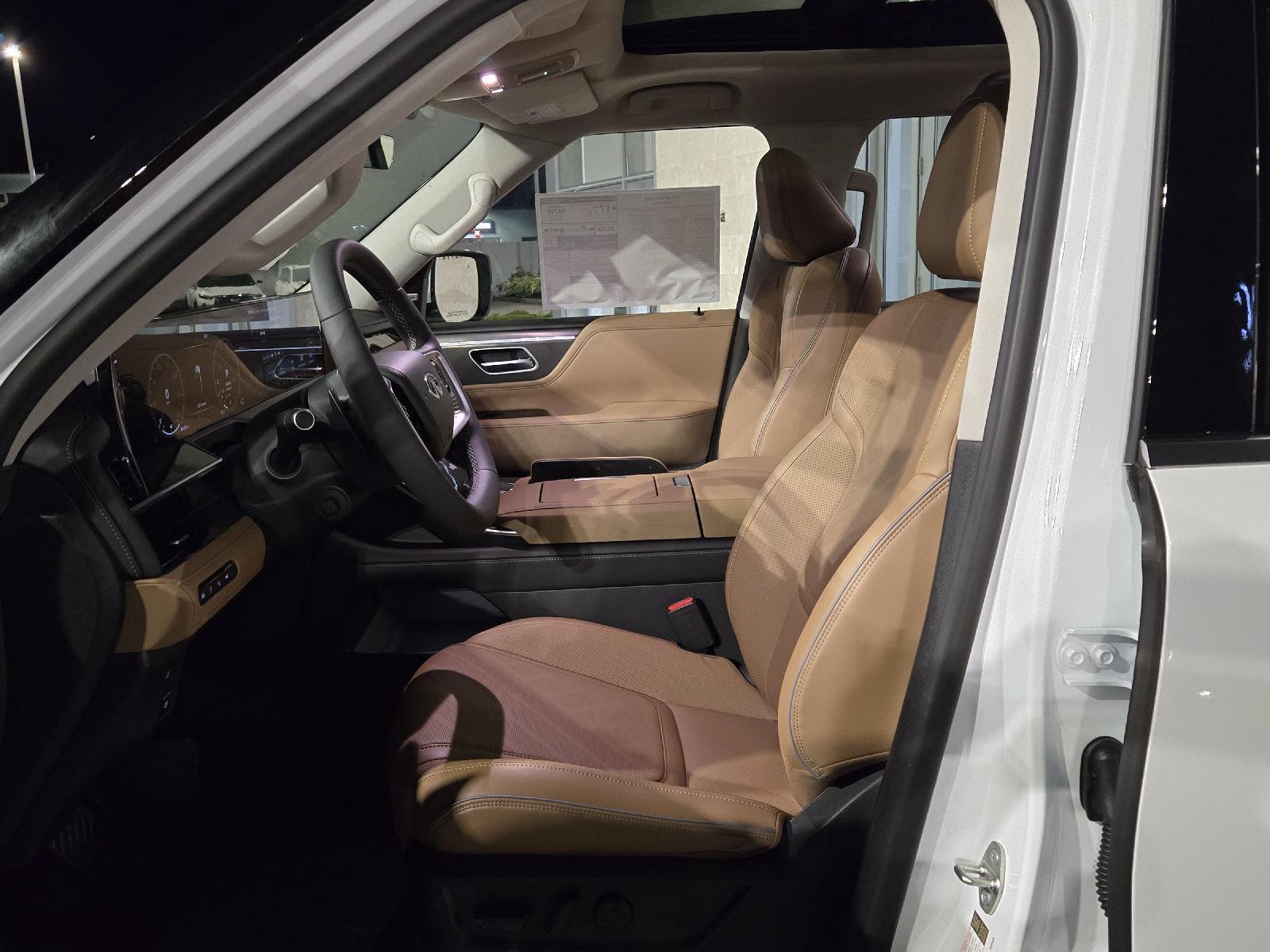 2026 Infiniti QX80 Luxe photo 3