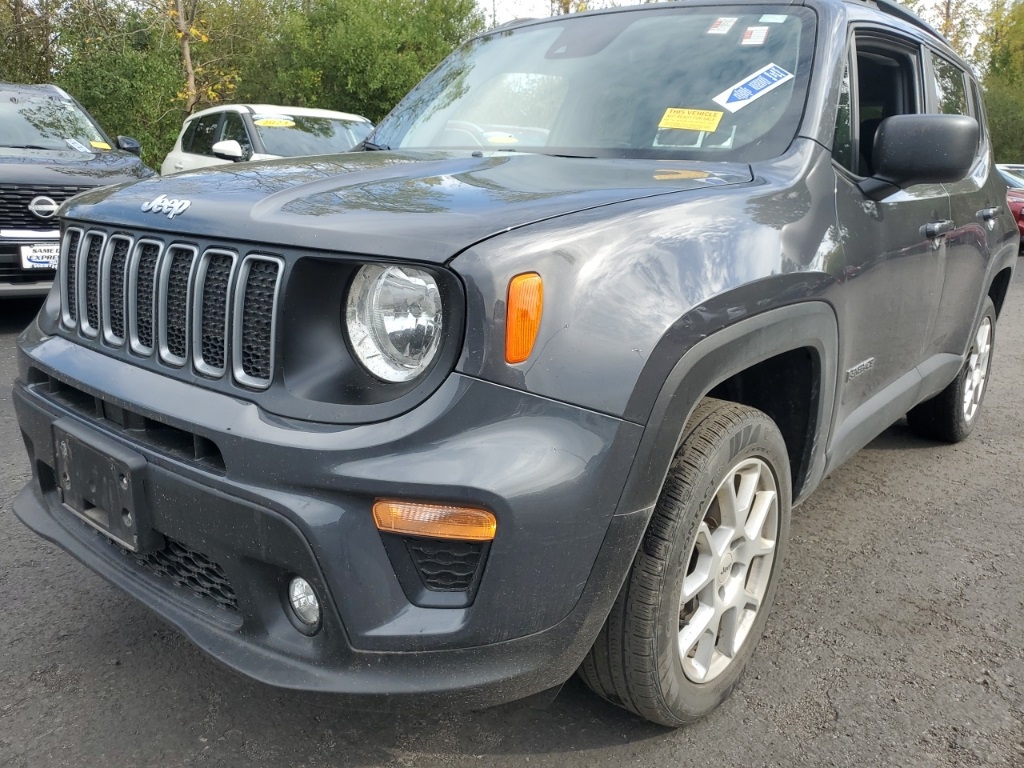 2022 Jeep Renegade Latitude photo 3