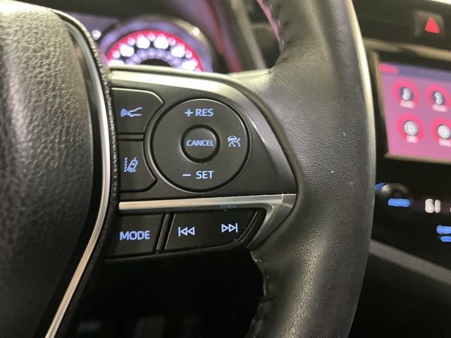 2018 Toyota Camry XSE photo 16