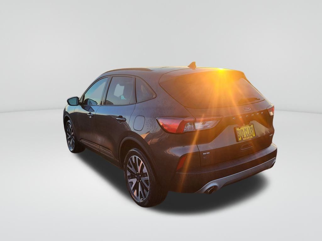 2020 Ford Escape SE Sport Hybrid photo 3