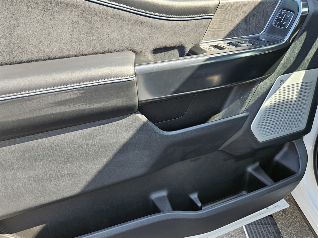 2025 Ford F-250 Platinum photo 14