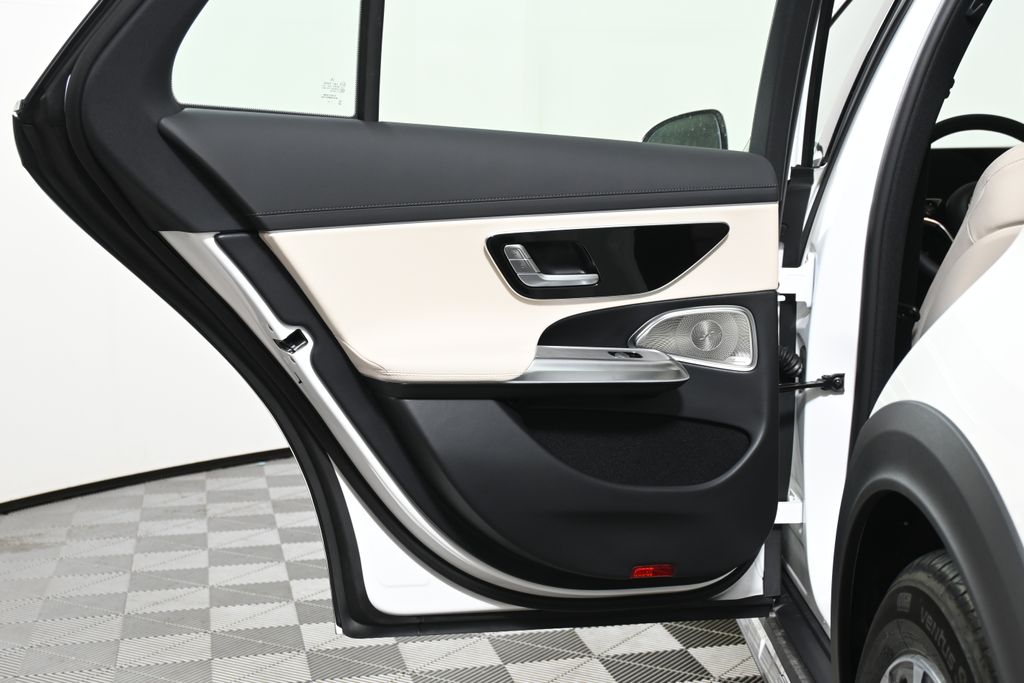 2025 Mercedes Benz E 450 photo 26