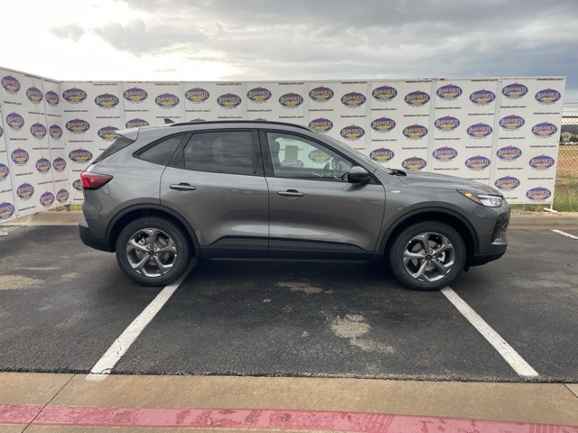 2026 Ford Escape ST-Line Select's photo