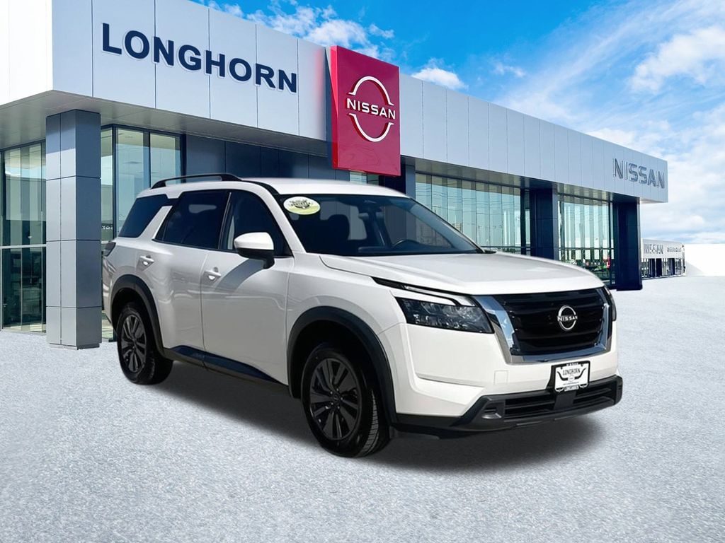 2023 Nissan Pathfinder SV