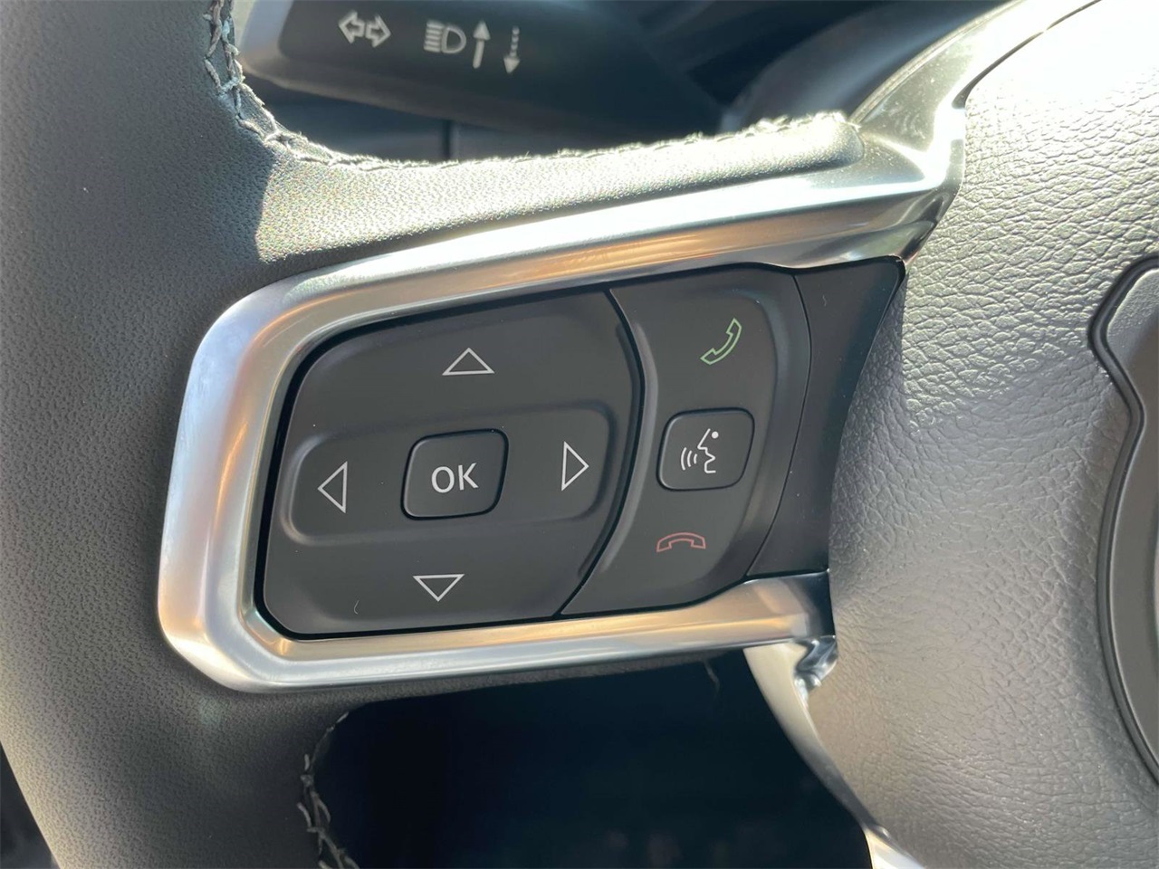 2025 Jeep Wrangler Sahara photo 11