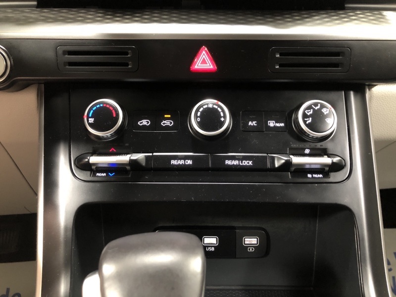 2024 Kia Carnival LX photo 28