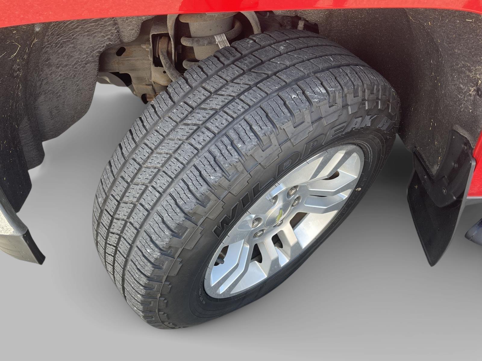 2015 Chevrolet Silverado 1500 LT photo 2