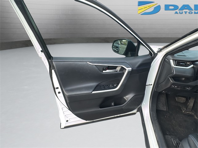 2021 Toyota RAV4 Hybrid XSE photo 28