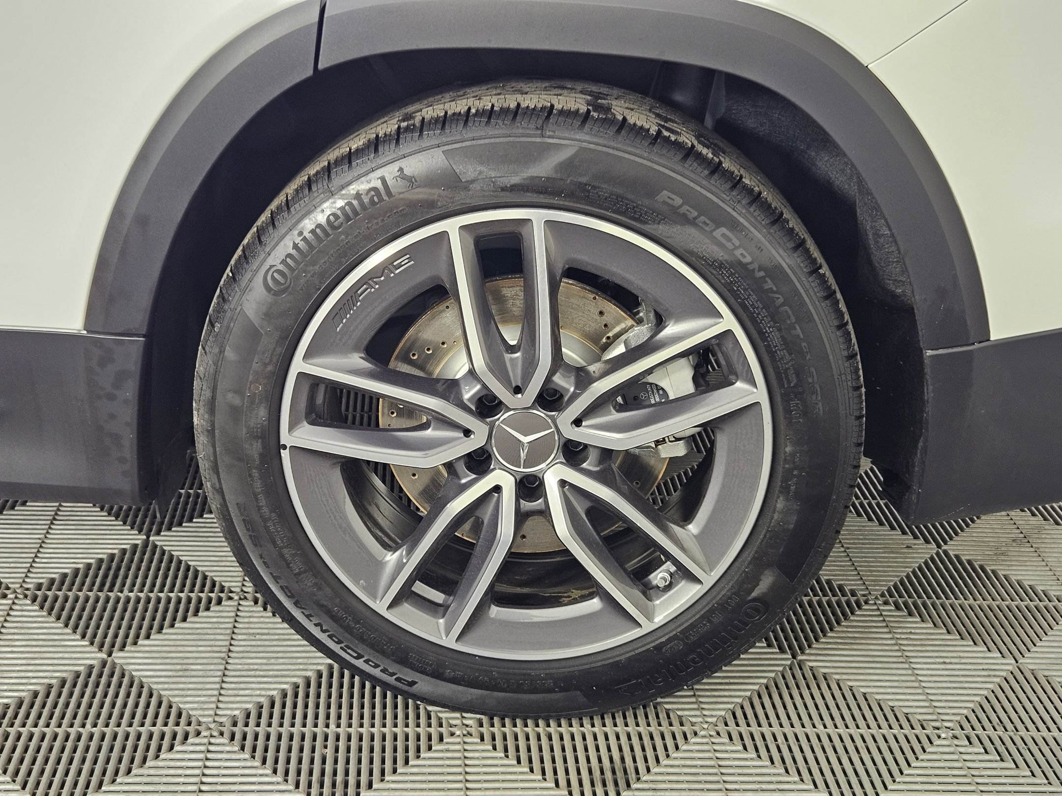 2025 Mercedes Benz GLB AMG 35 4MATIC photo 10