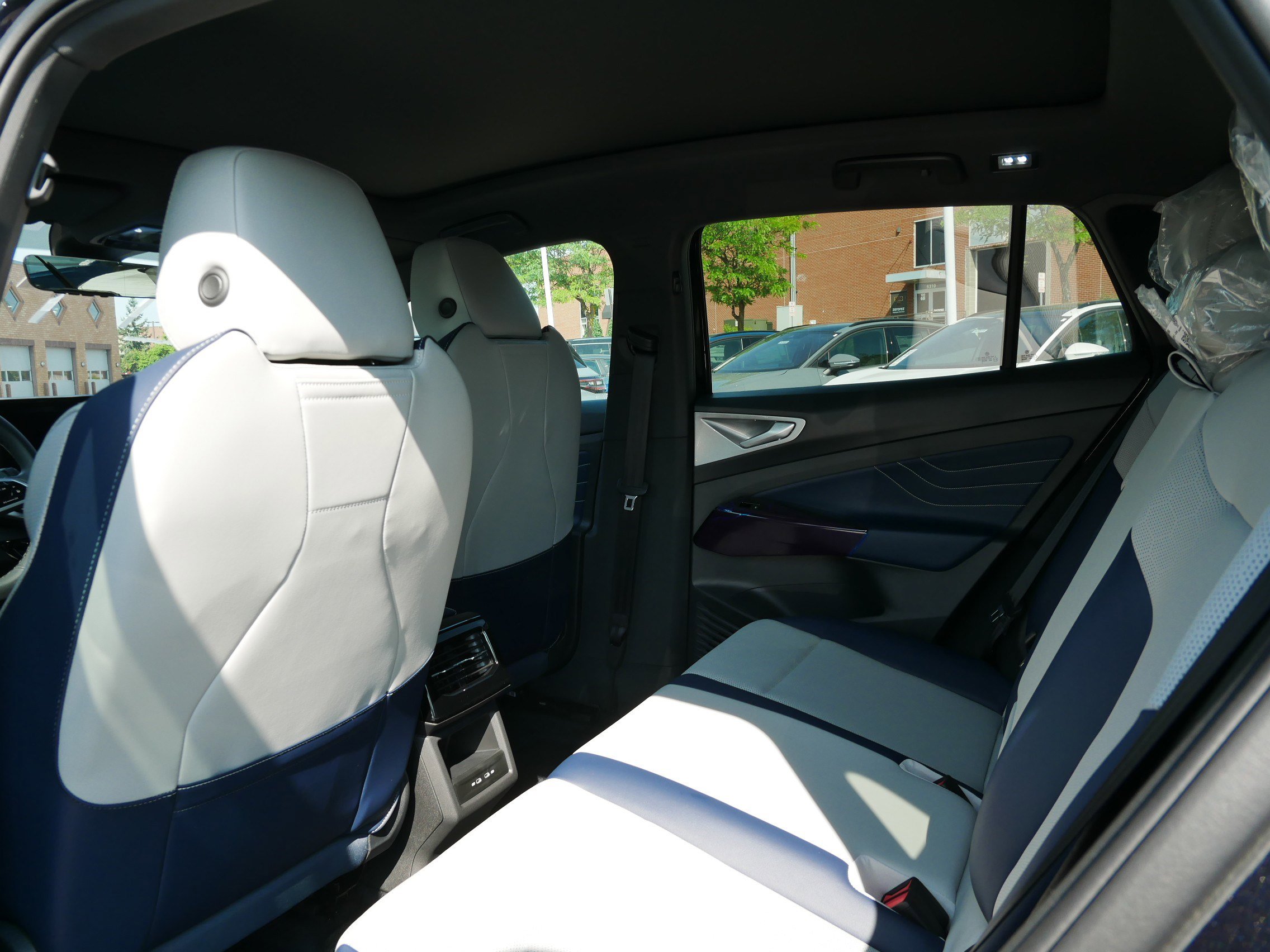 2025 Volkswagen ID.4 Pro S photo 4