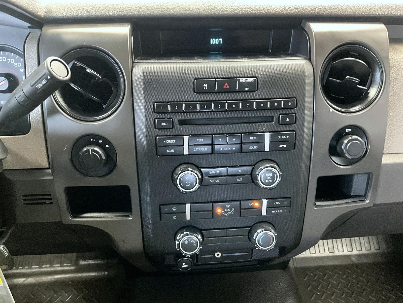 2010 Ford F-150 FX4 photo 13