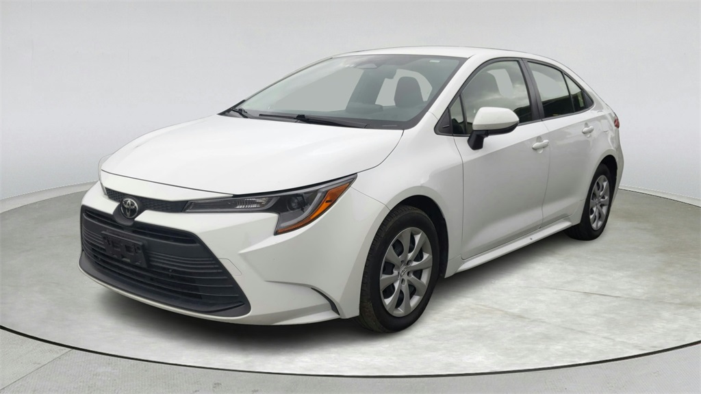 2023 Toyota Corolla LE photo 3