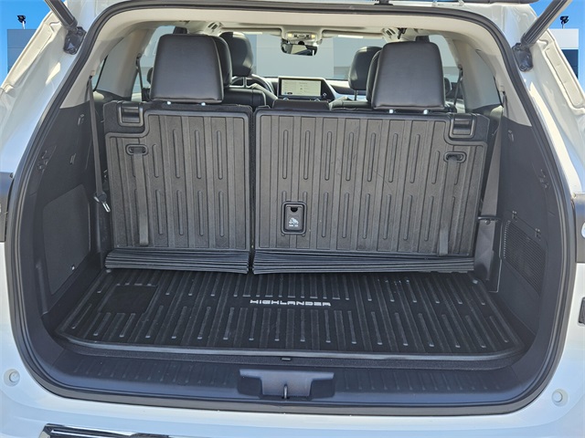 2023 Toyota Highlander Platinum photo 7