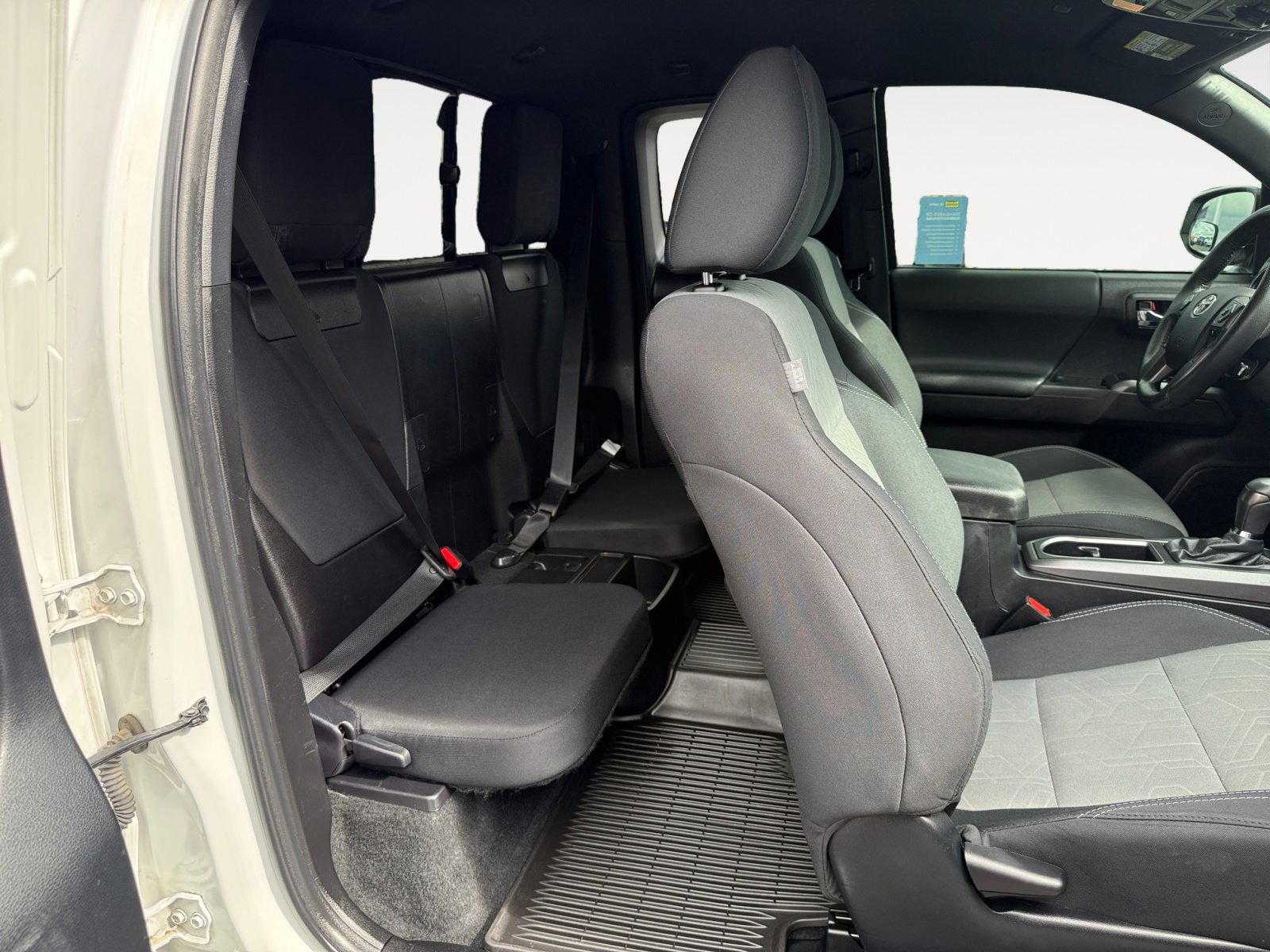2022 Toyota Tacoma TRD Off-Road photo 18