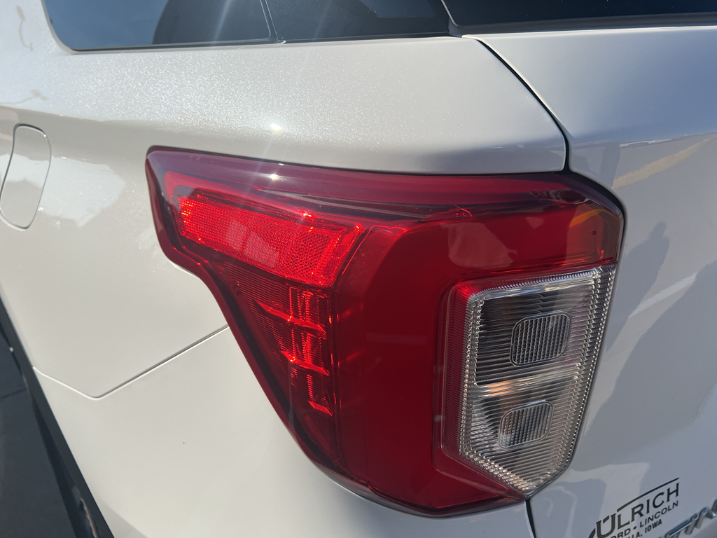 2020 Ford Explorer Platinum photo 12
