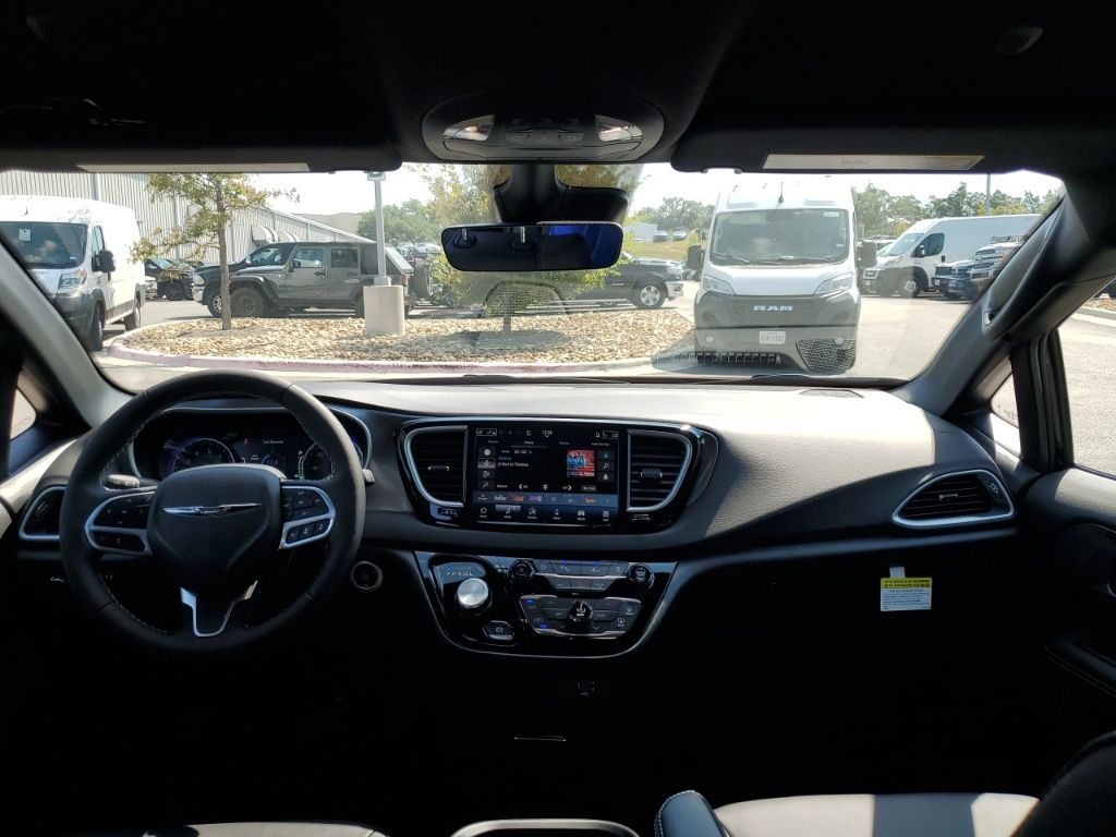 2026 Chrysler Voyager LX photo 22