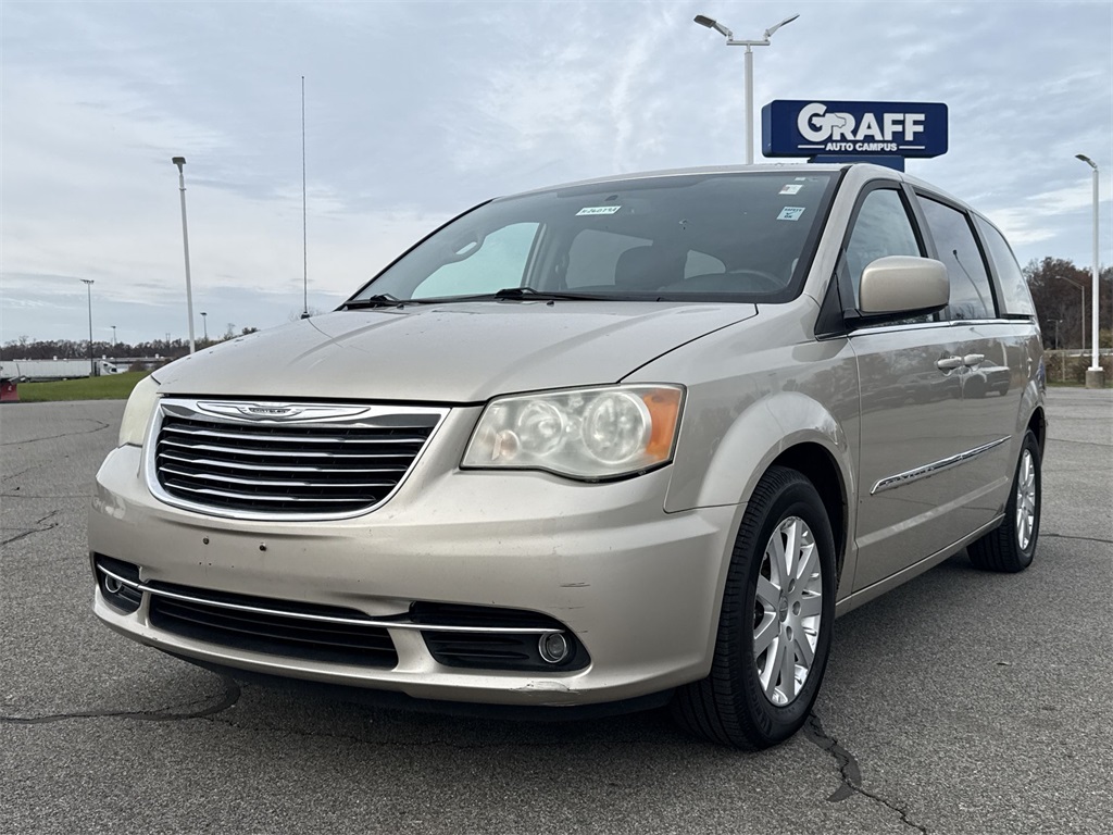 2013 Chrysler Town & Country Touring photo 4